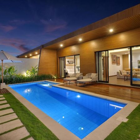 The Claremont Luxury Villas Семиняк Екстериор снимка
